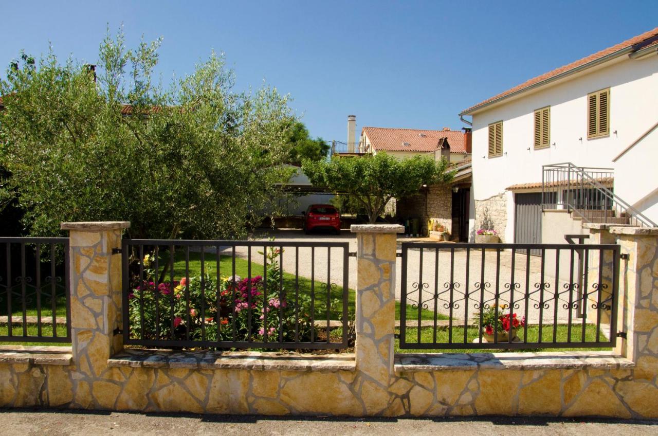 Apartment Percic Tar-Vabriga Exterior photo